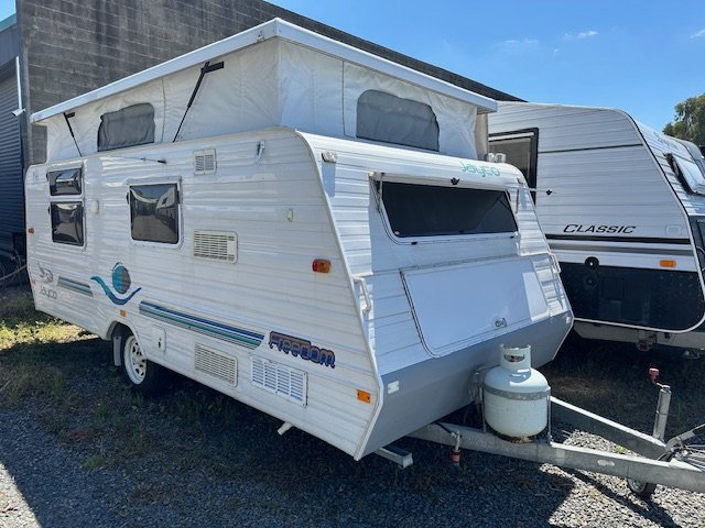 2004 Jayco Freedom 16' Touring Pop Top Single Axle with 2 Berth