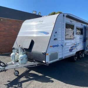 2016 New Age Manta Ray 18'6 Off Road with Shower and Toilet