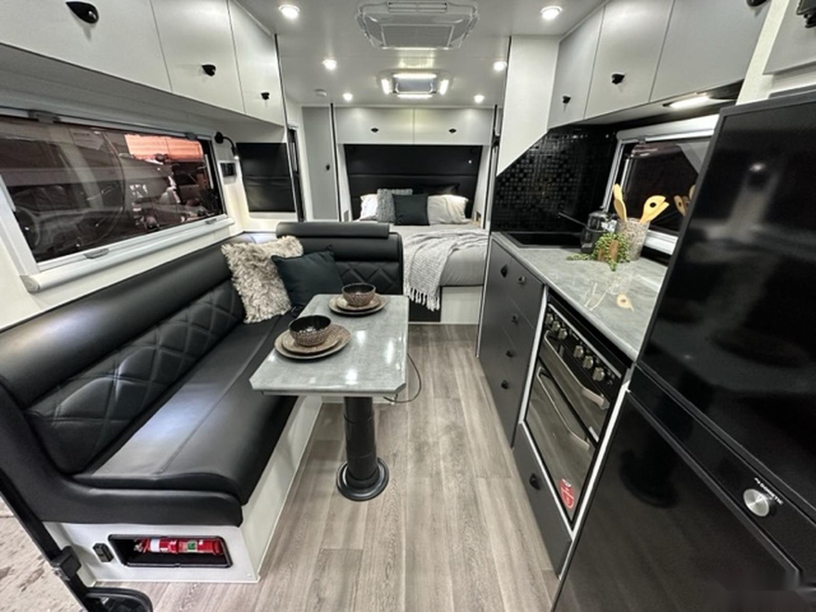 2023 Highclere Little Cote 18'6 Full Off Road with Toilet and Shower