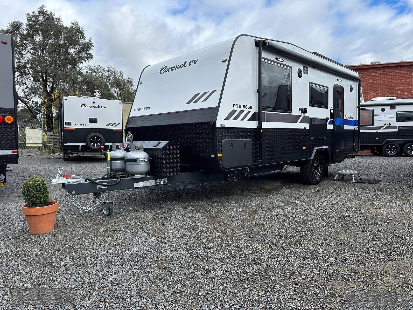 2024 Coronet RV PTR 5650 3 S 18'6 Semi Off Road Shower and Toilet