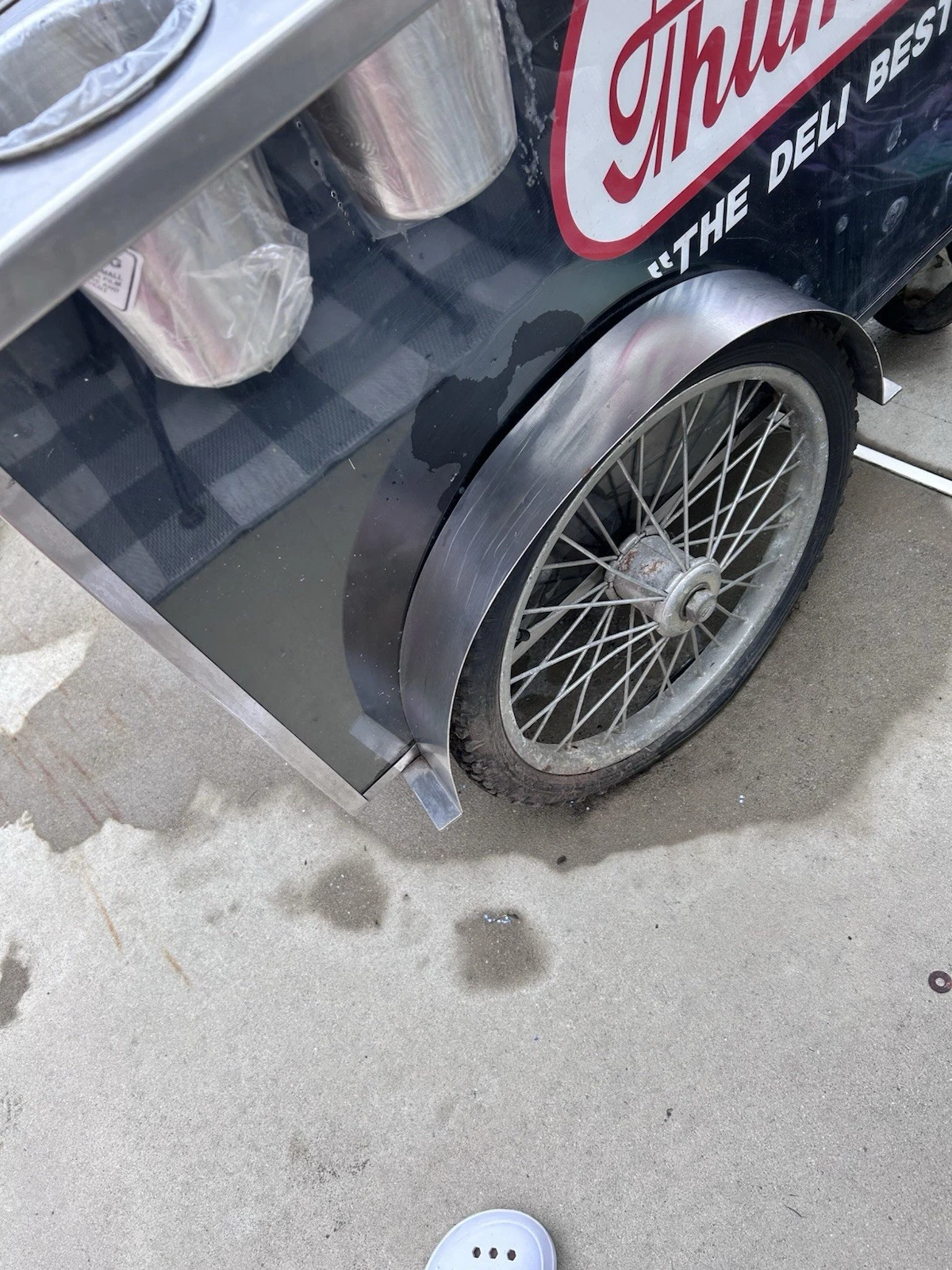 Hot dog wagon - Image 14