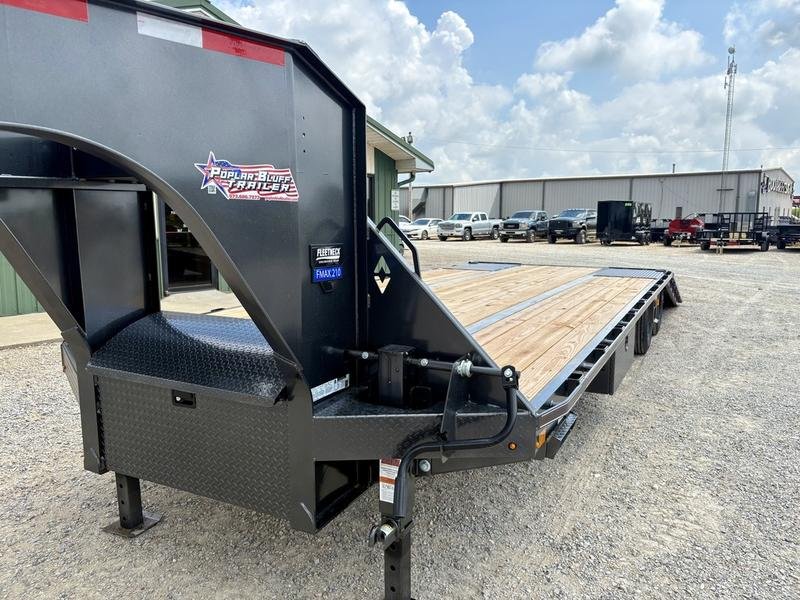 2026 Diamond C FMAX210 2.0 32' x 102" Engineered Beam 25k W/ Hydraulic Dovetail - Image 5