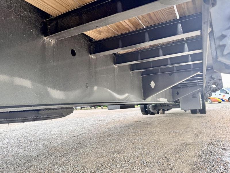2024 Diamond C FMAX212 40' x 102" Fleetneek 25.9k GVWR Straight Deck Air Ride - Image 36