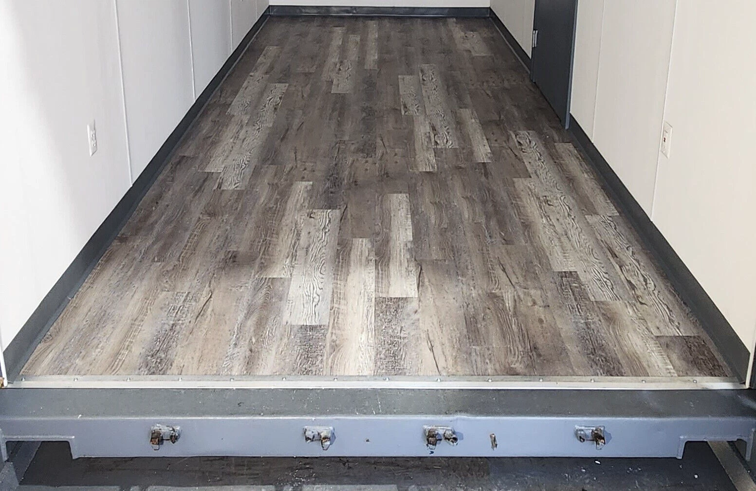 20ft Shipping Container Office - Modified - Image 12