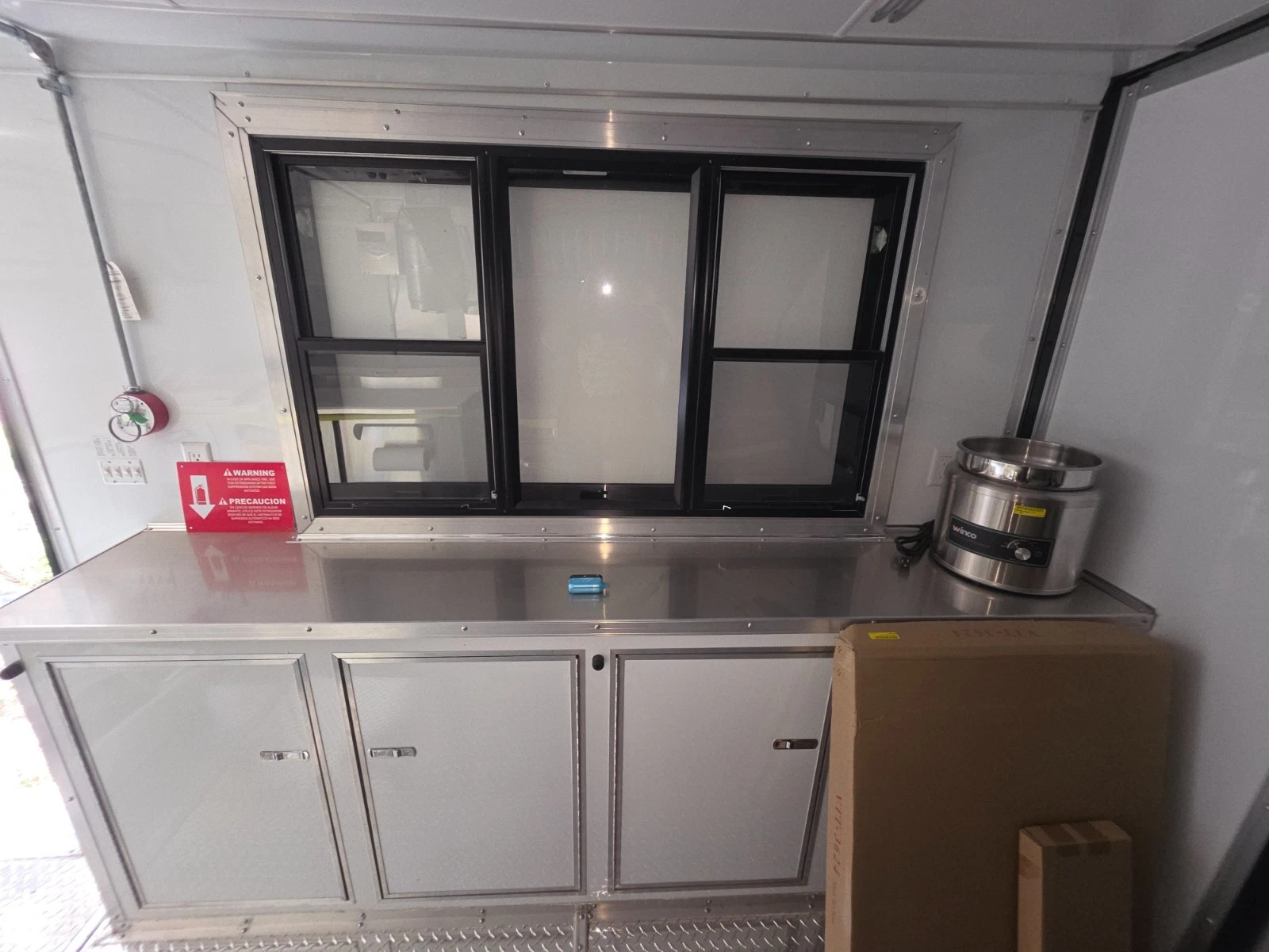 NEW FOOD TRAILER w/all the bells and whistles. 2021 CARGO Mate - Image 15