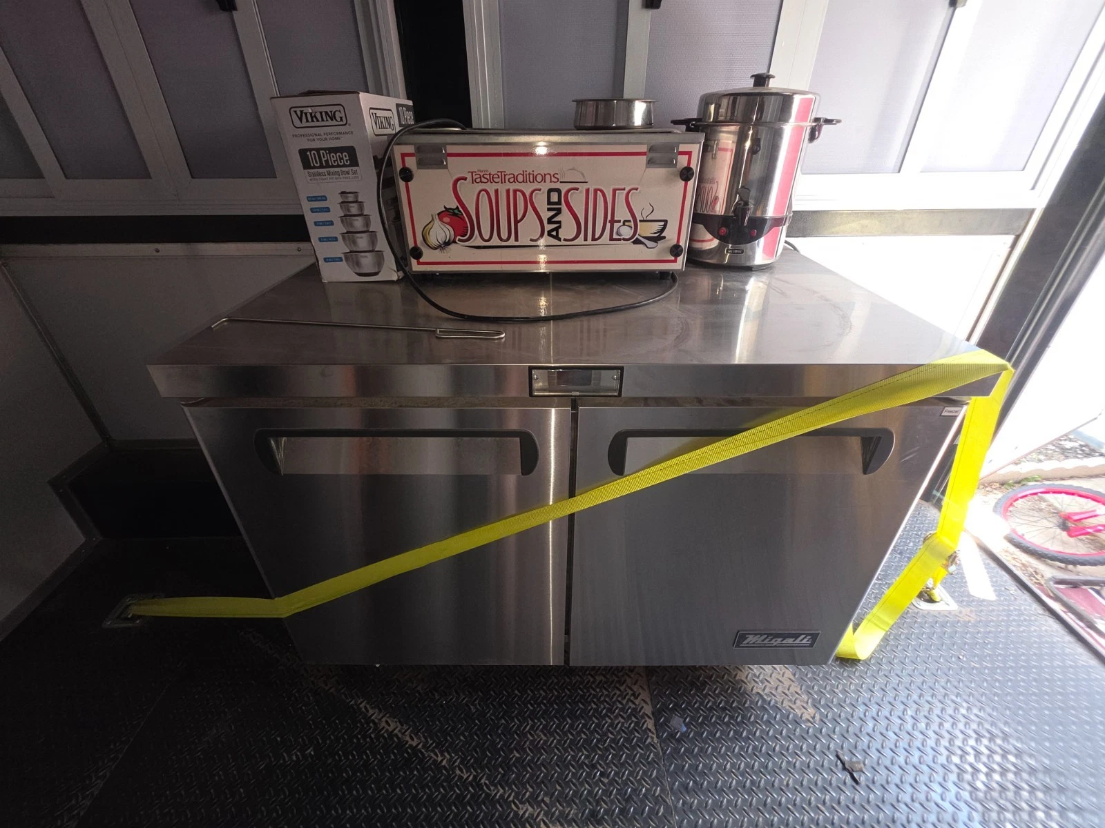 NEW FOOD TRAILER w/all the bells and whistles. 2021 CARGO Mate - Image 14