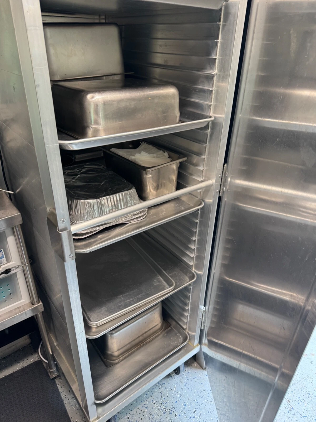 Used food truck - Image 13