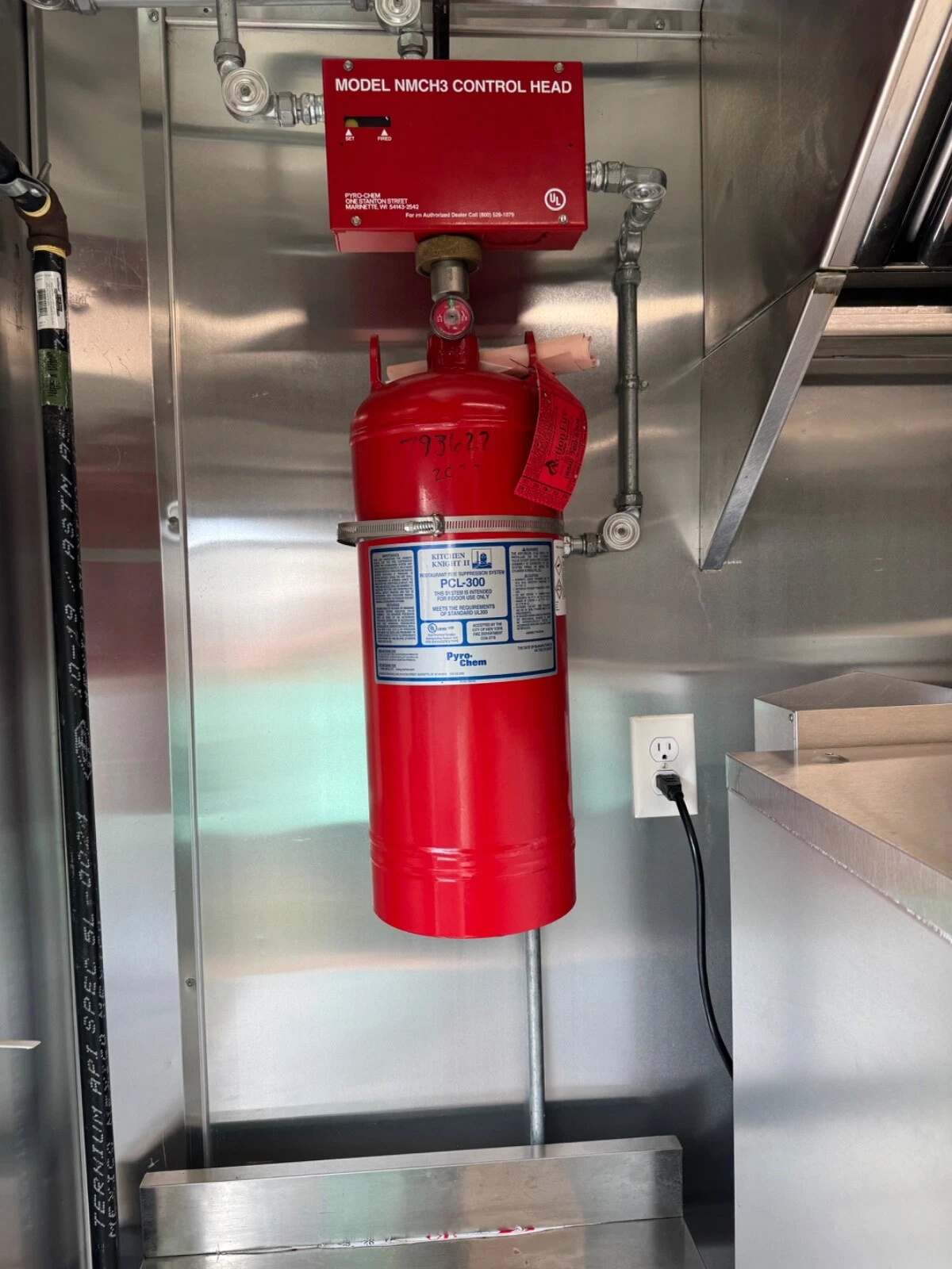 Used food truck - Image 14