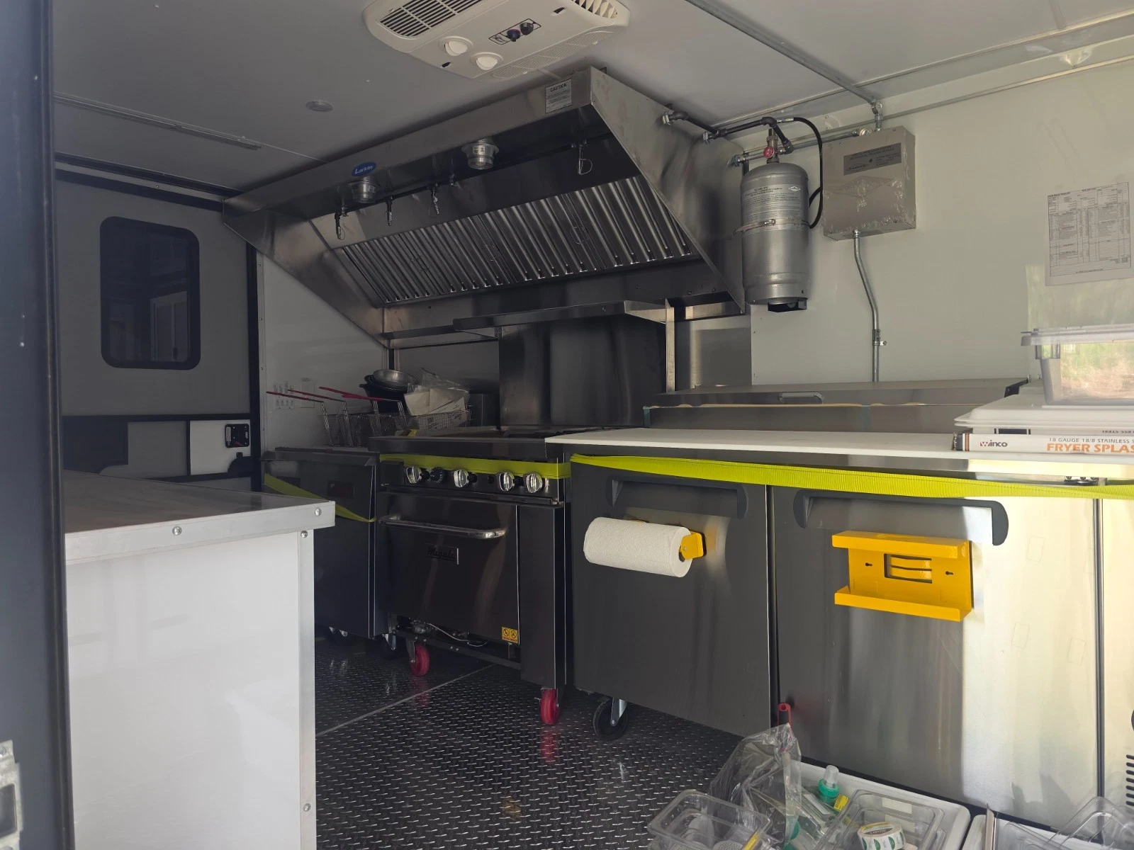 NEW FOOD TRAILER w/all the bells and whistles. 2021 CARGO Mate - Image 2
