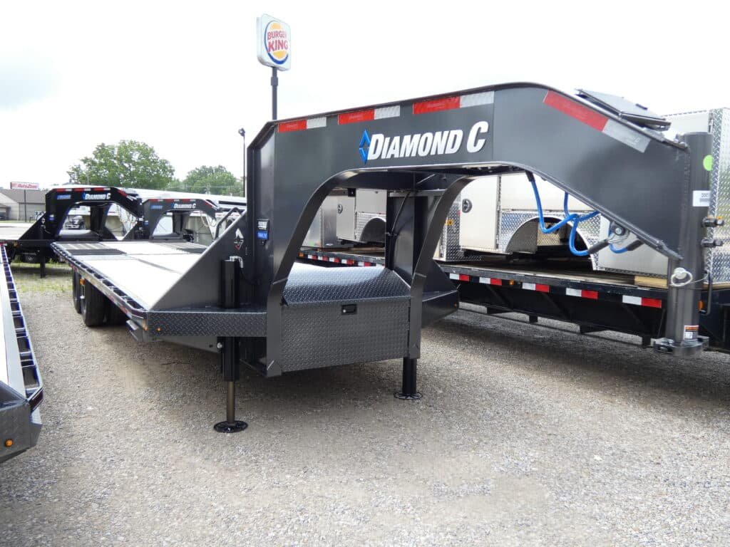2025 Diamond C FMAX210 HDT 102″x 30′ 25k Hydraulic Dovetail Equipment Trailer Stock #300742 Gooseneck Trailer - Spencer Trailers