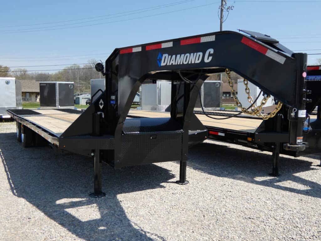 2025 Diamond C FMAX212 HDT 102"x 32' 25.9k Hydraulic Dovetail Equipment Trailer Stock #299455 Goose Neck Trailer - Spencer Trailers