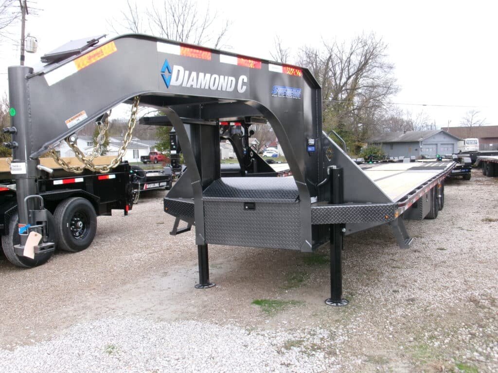 2025 Diamond C FMAX212 HDT 102"x 32' 25.9k Hydraulic Dovetail Equipment Trailer Stock #294689 Gooseneck Trailers - Spencer Trailers
