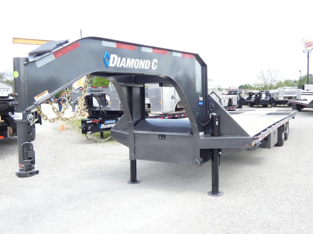 2025 Diamond C FMAX212 HDT 102"x 32' 25.9k Hydraulic Dovetail Gooseneck Trailer Stock #300104 Gooseneck Trailer - Spencer Trailers