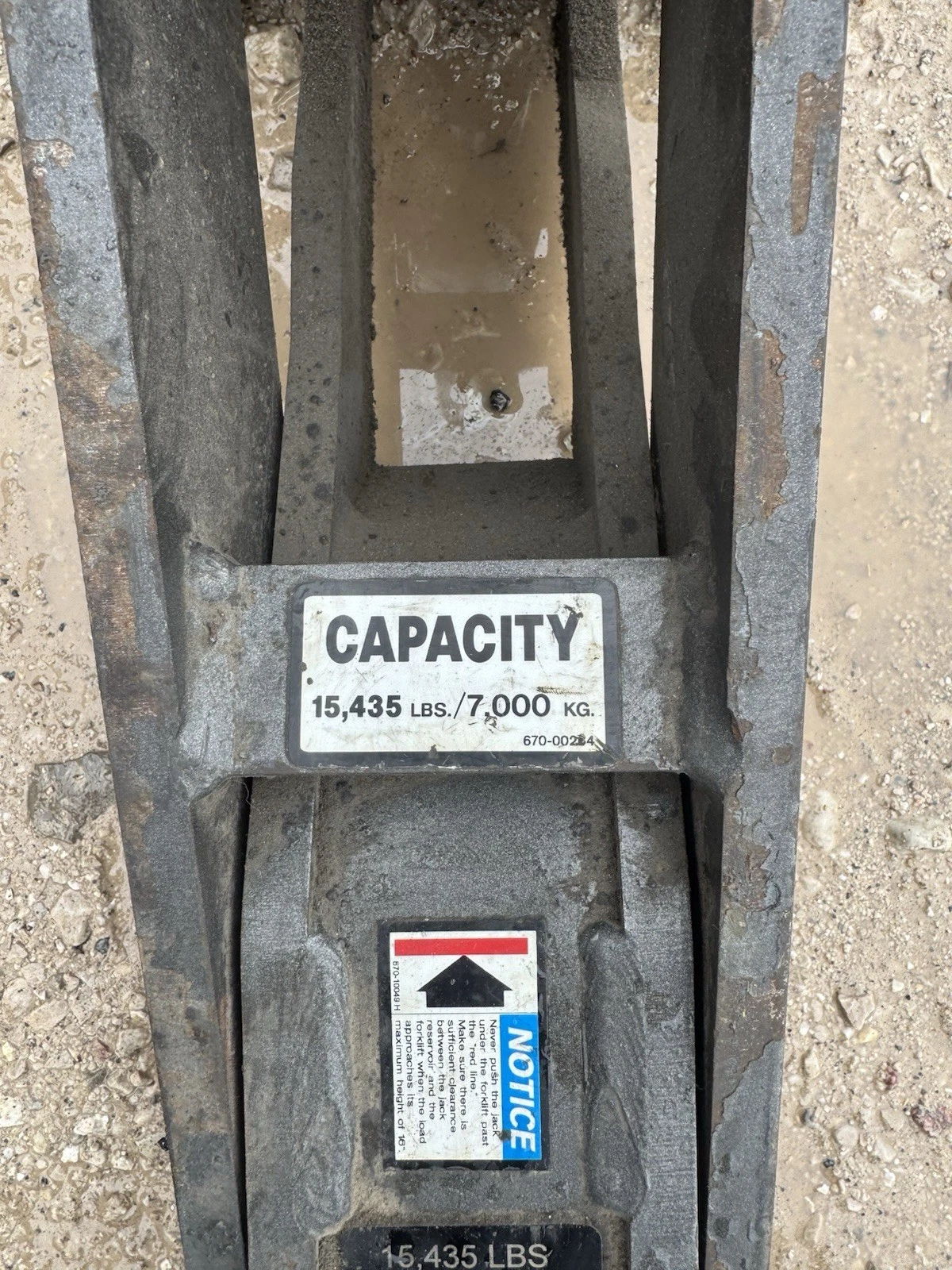 Total Source - Hydraulic Forklift Jack, 15400 LB. Cap., 2.5"-16.5" Lift Height - Image 3