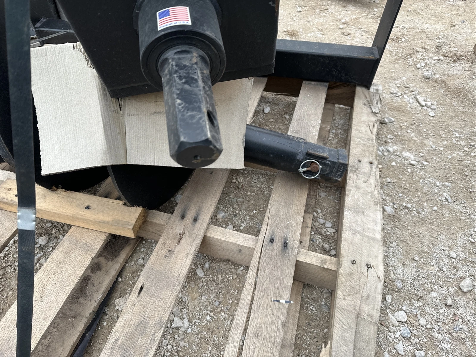 Lowe 2175 Classic Round Auger Drive Digger with 18" Wide Bit Fits Skid Steer - Image 3