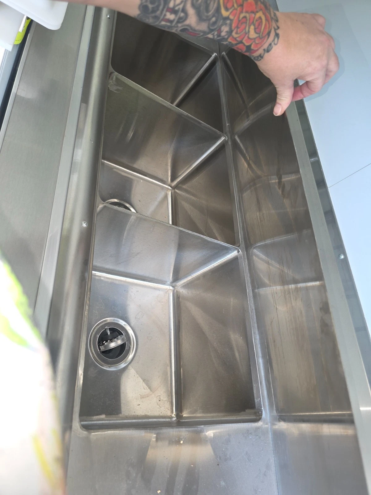 NEW FOOD TRAILER w/all the bells and whistles. 2021 CARGO Mate - Image 3