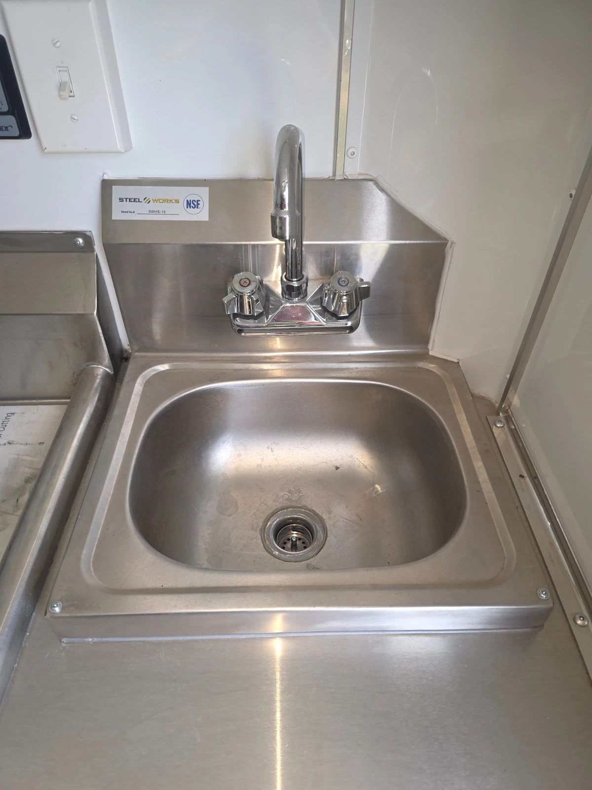 NEW FOOD TRAILER w/all the bells and whistles. 2021 CARGO Mate - Image 4