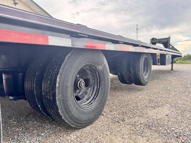 2024 Diamond C FMAX212 40' x 102" Fleetneek 25.9k GVWR Straight Deck Air Ride - Image 14