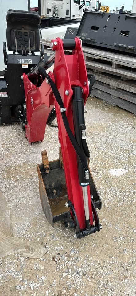 3 point tractor loader backhoe TYM BY75 - Image 2