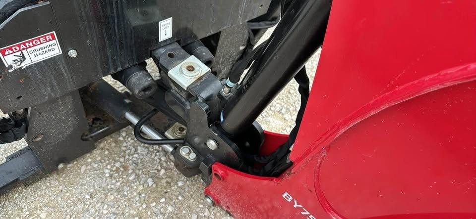 3 point tractor loader backhoe TYM BY75 - Image 5