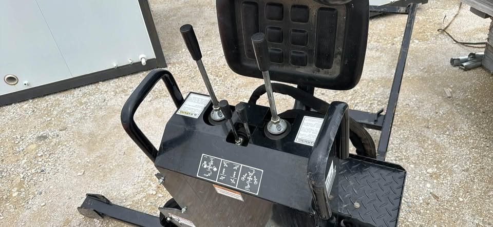 3 point tractor loader backhoe TYM BY75 - Image 11