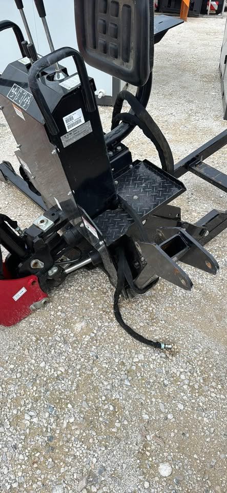 3 point tractor loader backhoe TYM BY75 - Image 7