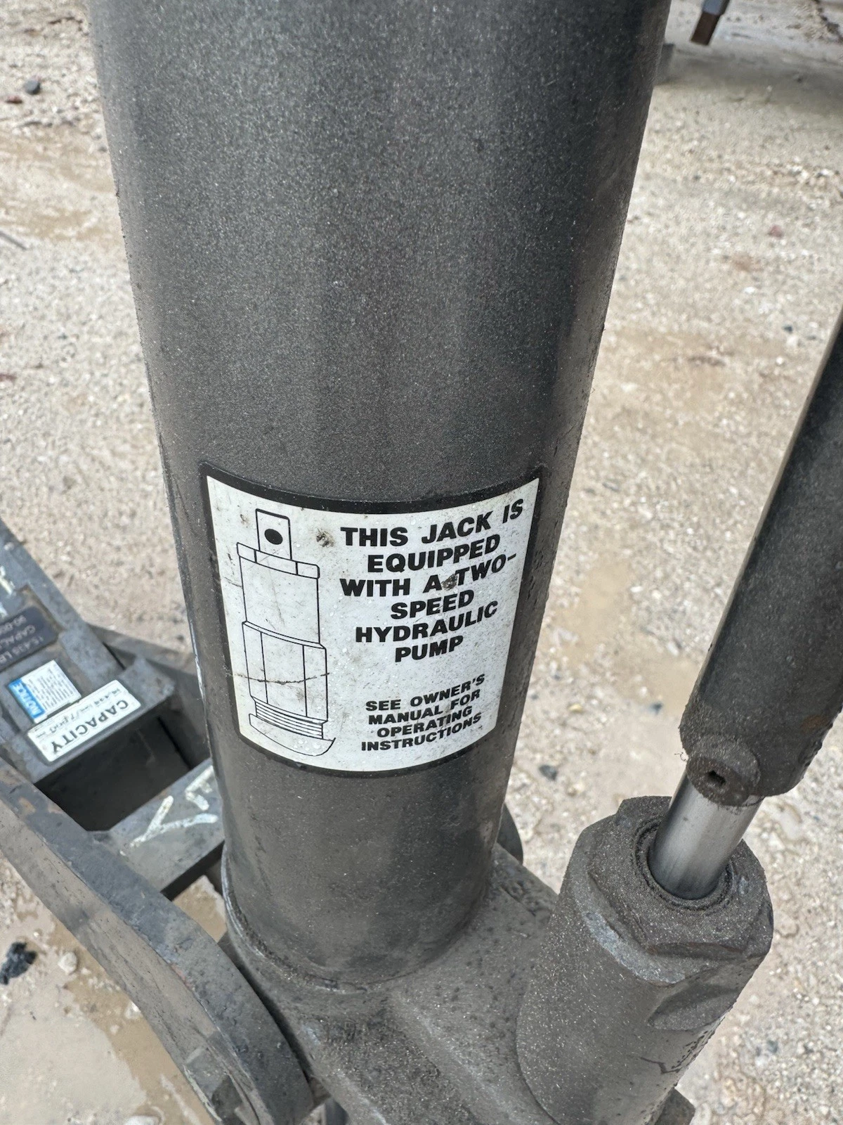 Total Source - Hydraulic Forklift Jack, 15400 LB. Cap., 2.5"-16.5" Lift Height - Image 6