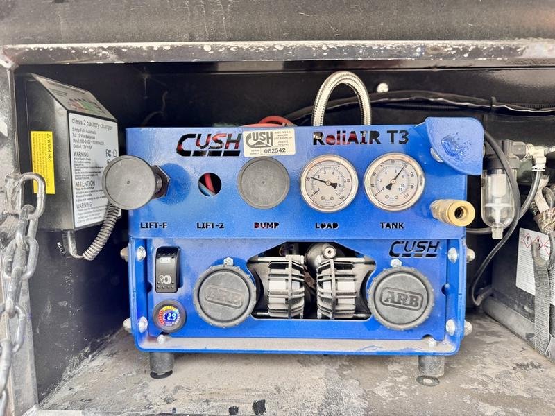 2024 Diamond C FMAX212 40' x 102" Fleetneek 25.9k GVWR Straight Deck Air Ride - Image 9