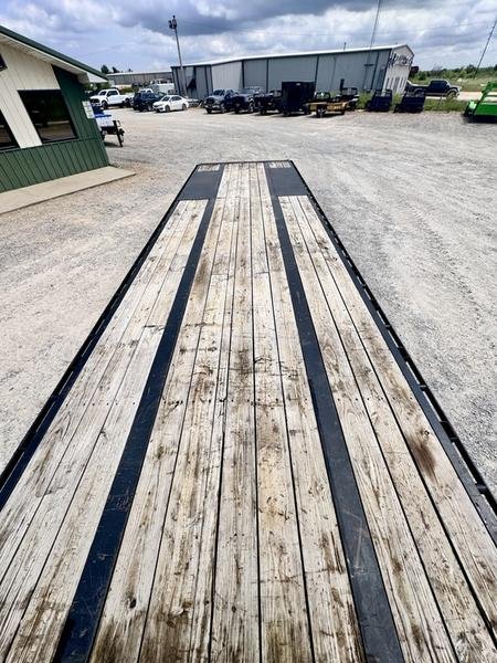 2021 Maxx-D Trailers LHX10234 102" X 34' 40K (Rated at 25.9k) Flatbed Gooseneck W/ MAXX Ramps - Image 9
