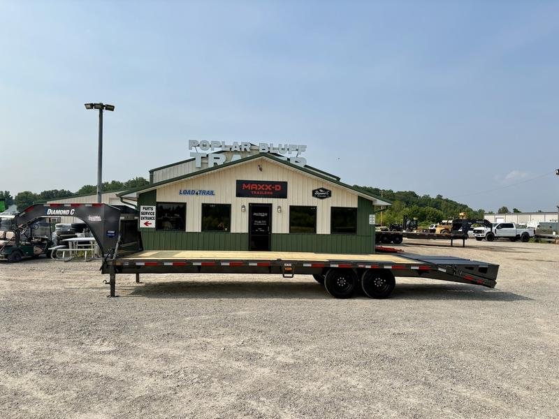 2025 Diamond C FMAX208 28' x 102" 18k Engineered Beam With Max Ramps - Image 11