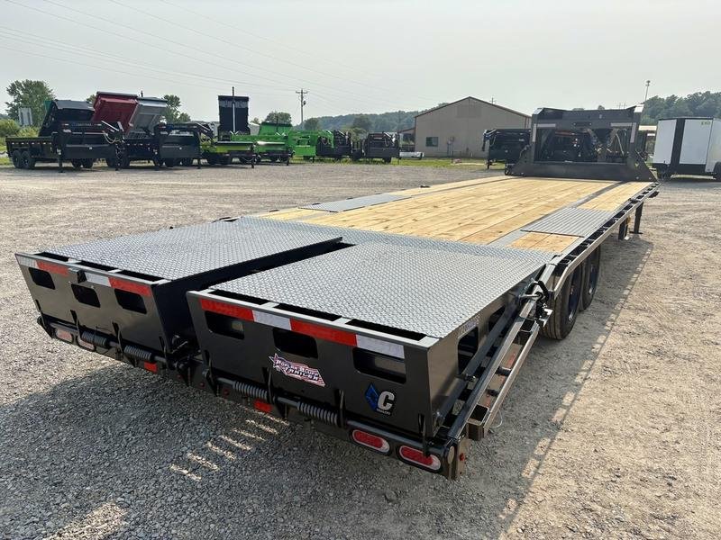 2025 Diamond C FMAX208 28' x 102" 18k Engineered Beam With Max Ramps - Image 16