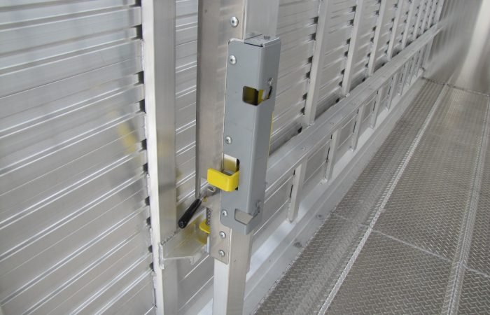 2023 EBY Maverick 20′ Aluminum Livestock Trailer - Image 11